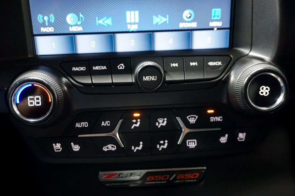 Used 2019 Chevrolet Corvette Z06 w/ Z07 Performance Package image 25