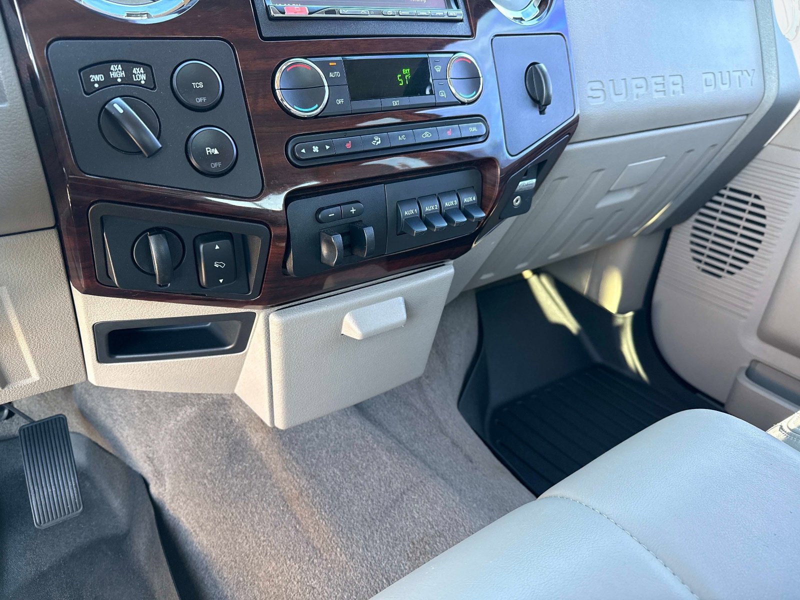 Used 2009 Ford F250 Lariat image 26