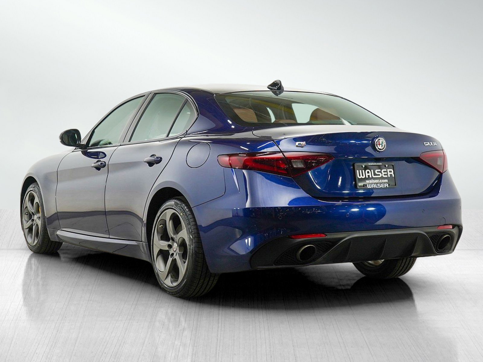 Used 2018 Alfa Romeo Giulia AWD image 3