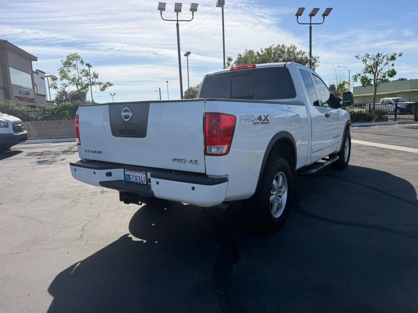 Used 2012 Nissan Titan SV AWD/4WD image 6