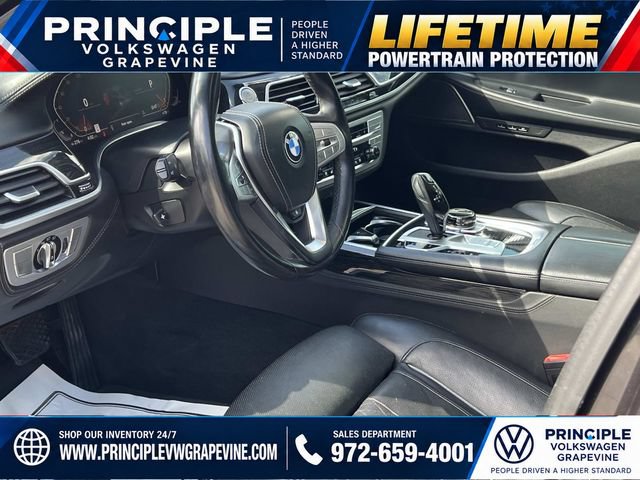 Used 2021 BMW 740i w/ Premium Package RWD image 11