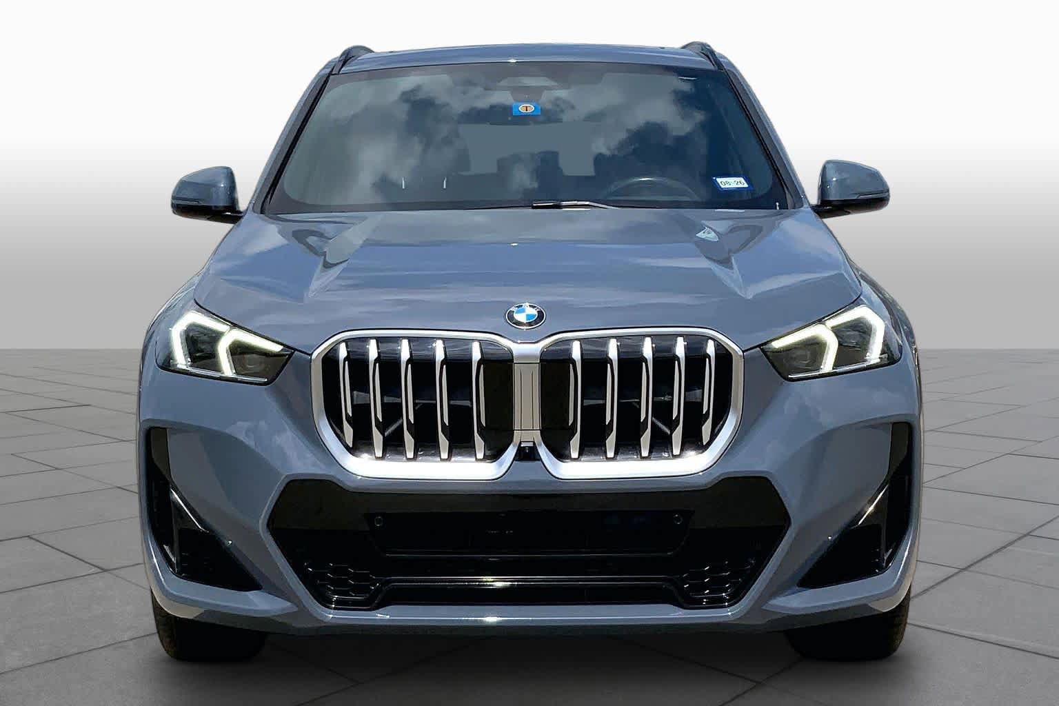 Used 2023 BMW X1 xDrive28i w/ Premium Package AWD/4WD image 3