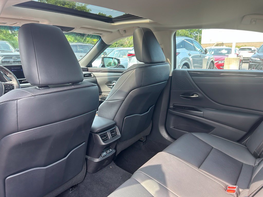 Used 2019 Lexus ES 350 w/ Premium Package FWD image 16