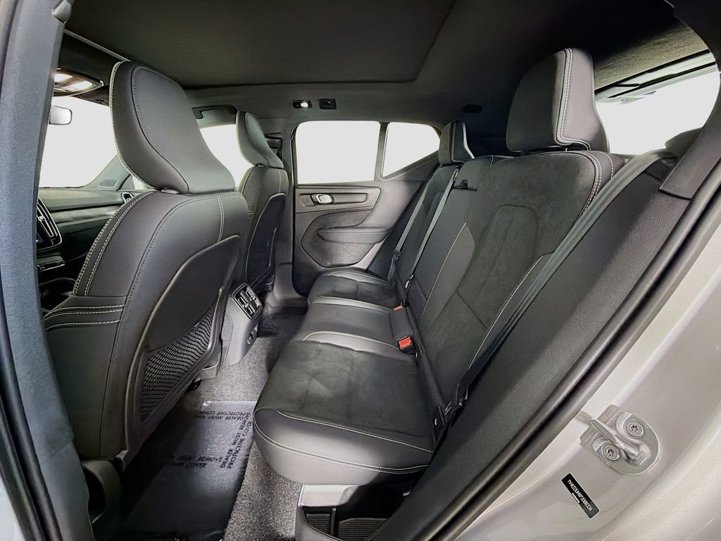 Used 2023 Volvo XC40 Recharge Ultimate w/ Protection Package Premier AWD/4WD image 26
