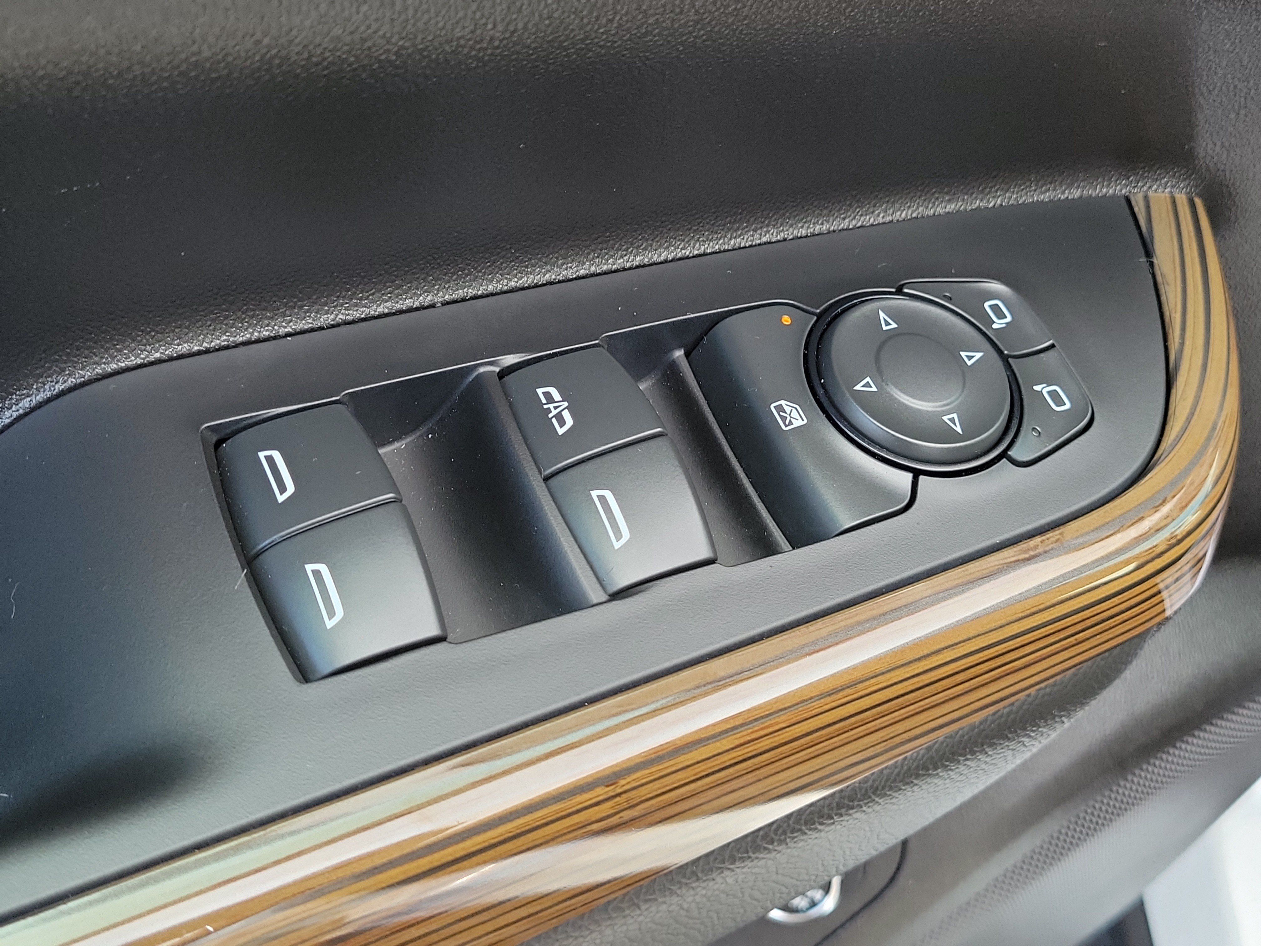 Used 2023 GMC Acadia SLE w/ Driver Convenience Package FWD image 19