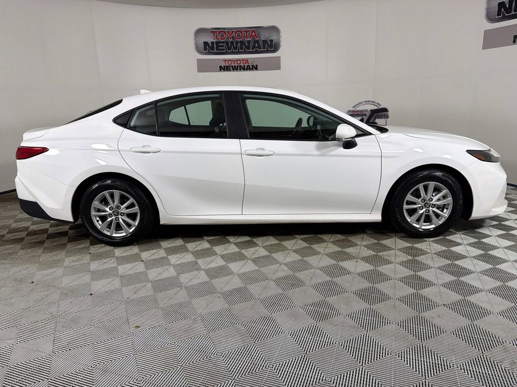 Used 2025 Toyota Camry LE image 2
