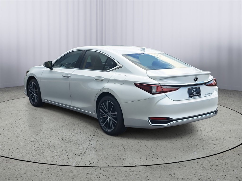 New 2025 Lexus ES 300h w/ Premium Package image 5