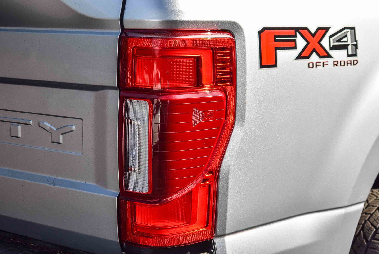 Used 2020 Ford F350 Lariat w/ Lariat Ultimate Package image 7