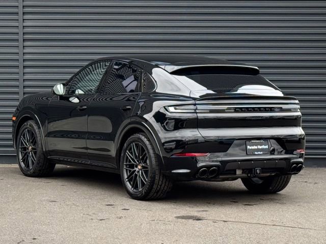 New 2026 Porsche Cayenne GTS image 3