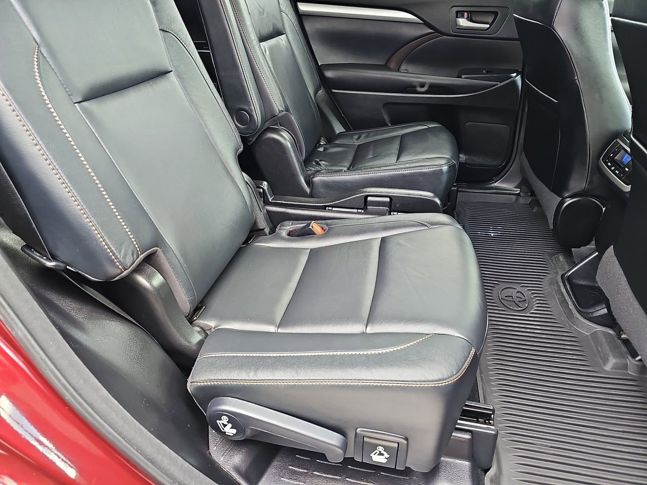 Used 2017 Toyota Highlander XLE w/ Protection Package #3 image 19