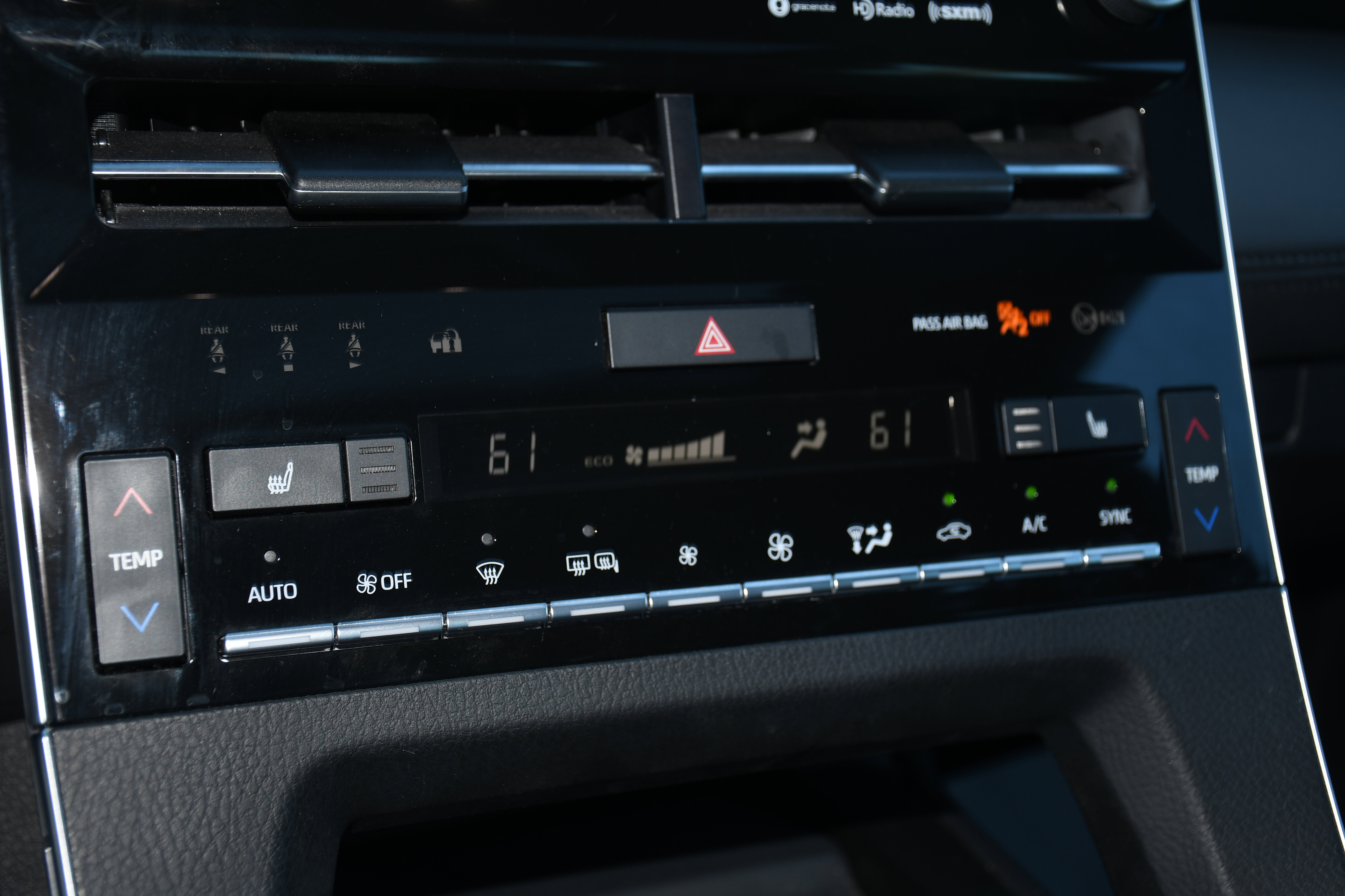 Used 2019 Toyota Avalon XSE image 15