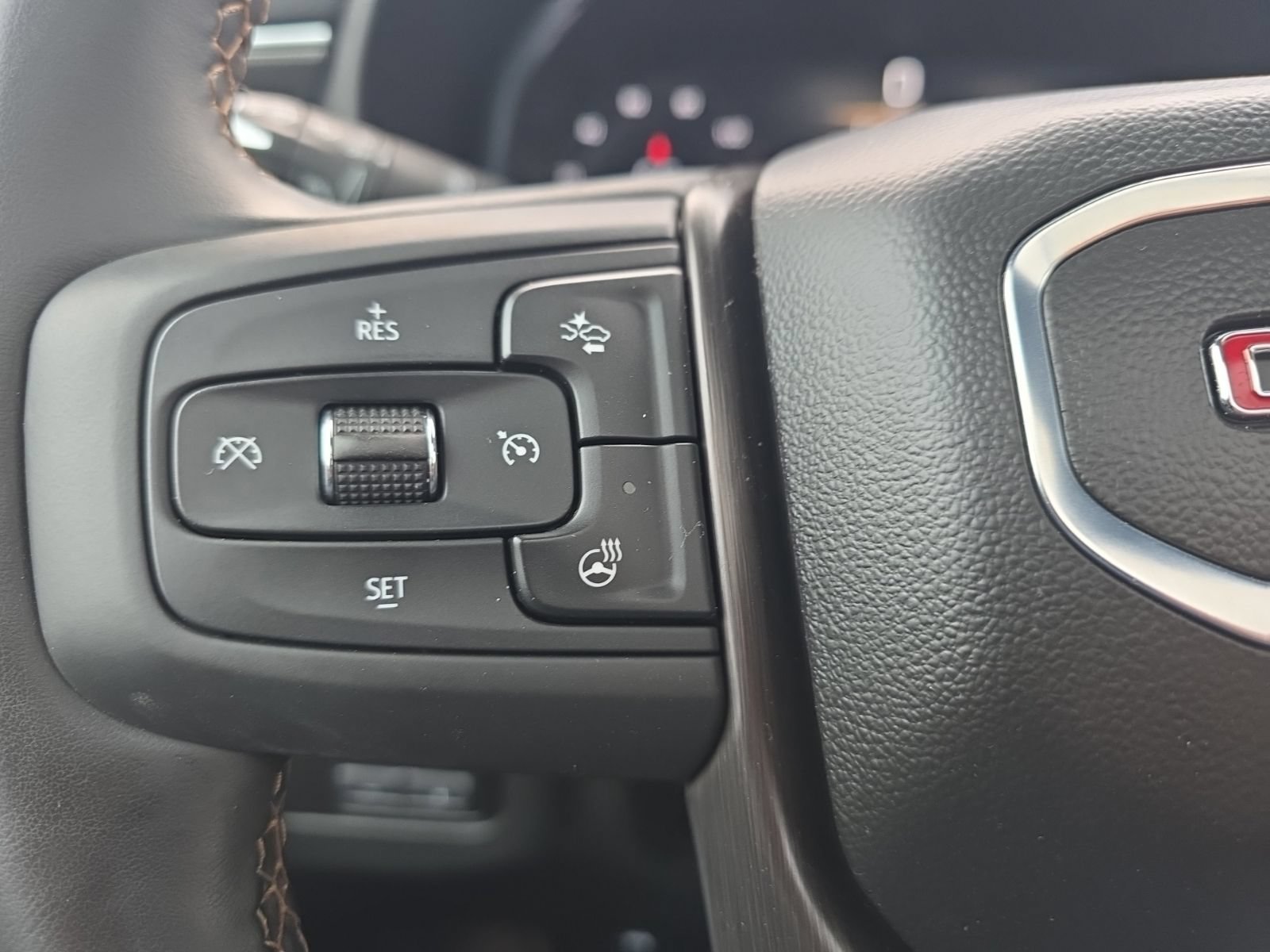 Used 2024 GMC Yukon AT4 w/ Technology Package AWD/4WD image 22