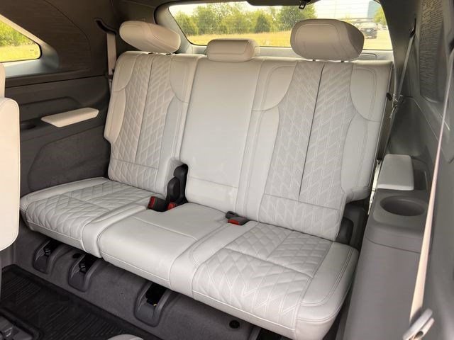 New 2026 Cadillac Escalade IQ Luxury 1 w/ LPO, Floor Liner Package AWD/4WD image 28