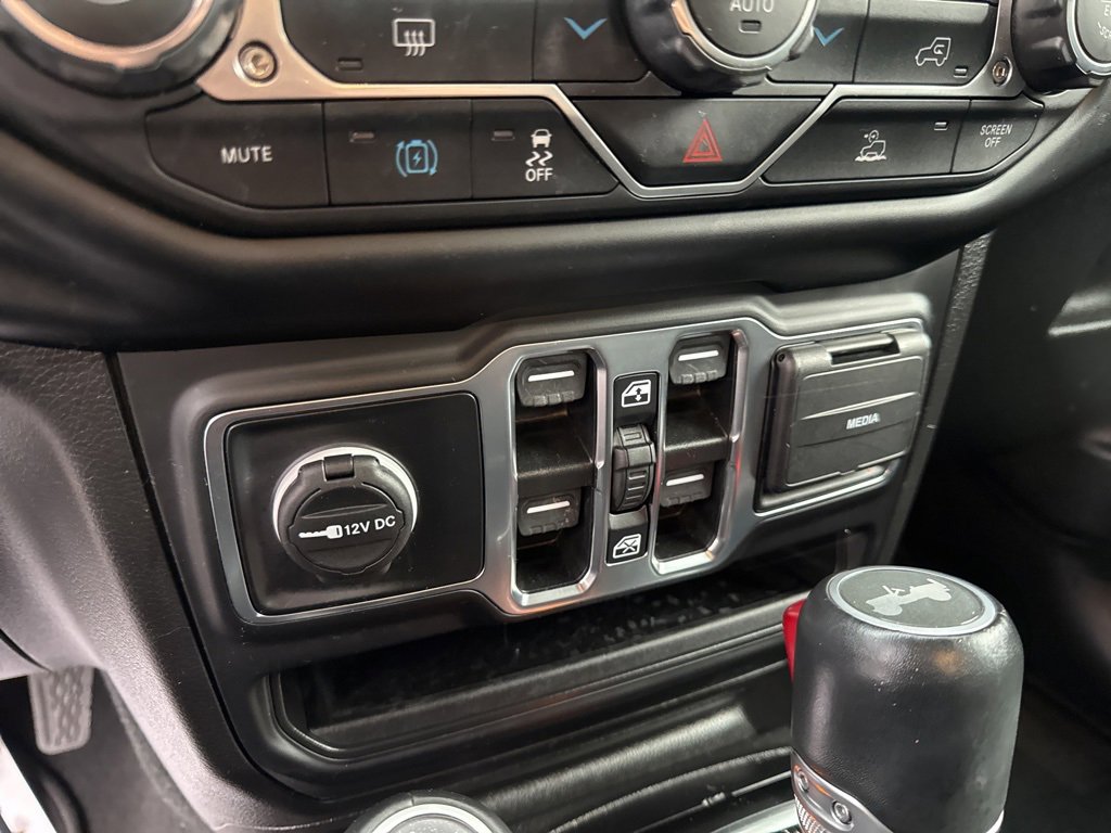 Used 2022 Jeep Wrangler Unlimited Sahara image 25