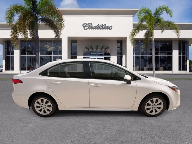 Used 2021 Toyota Corolla LE FWD image 16