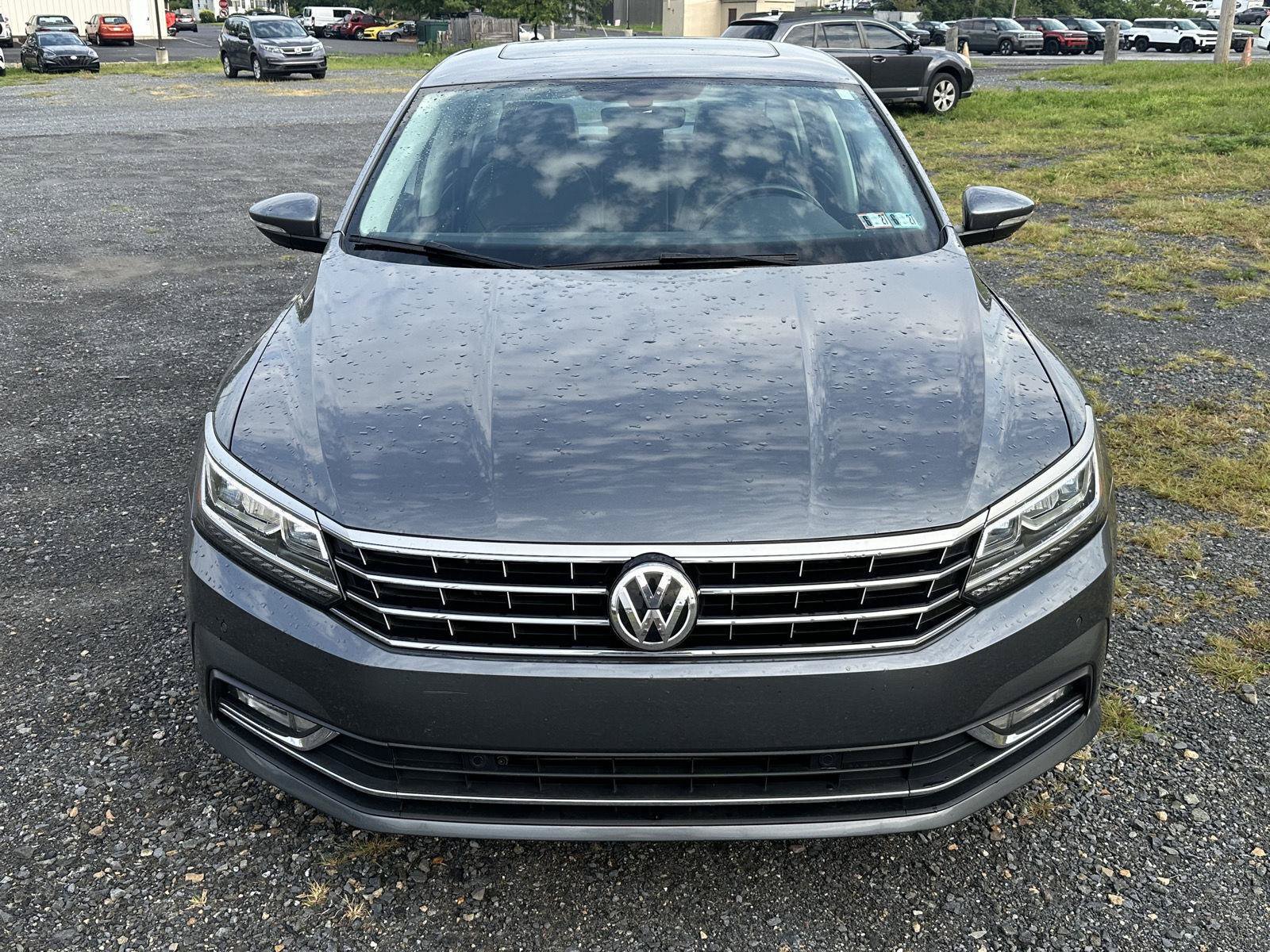 Used 2018 Volkswagen Passat 2.0T SE FWD image 3