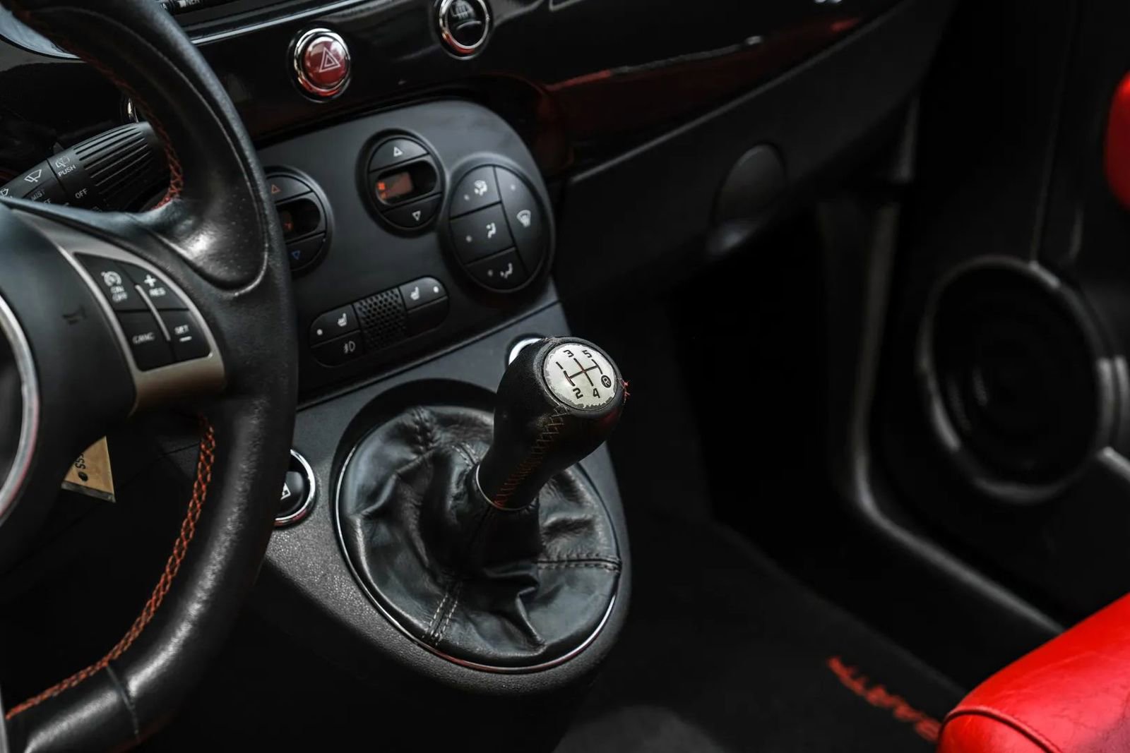 Used 2013 FIAT 500 Abarth w/ Comfort/Convenience Group image 25