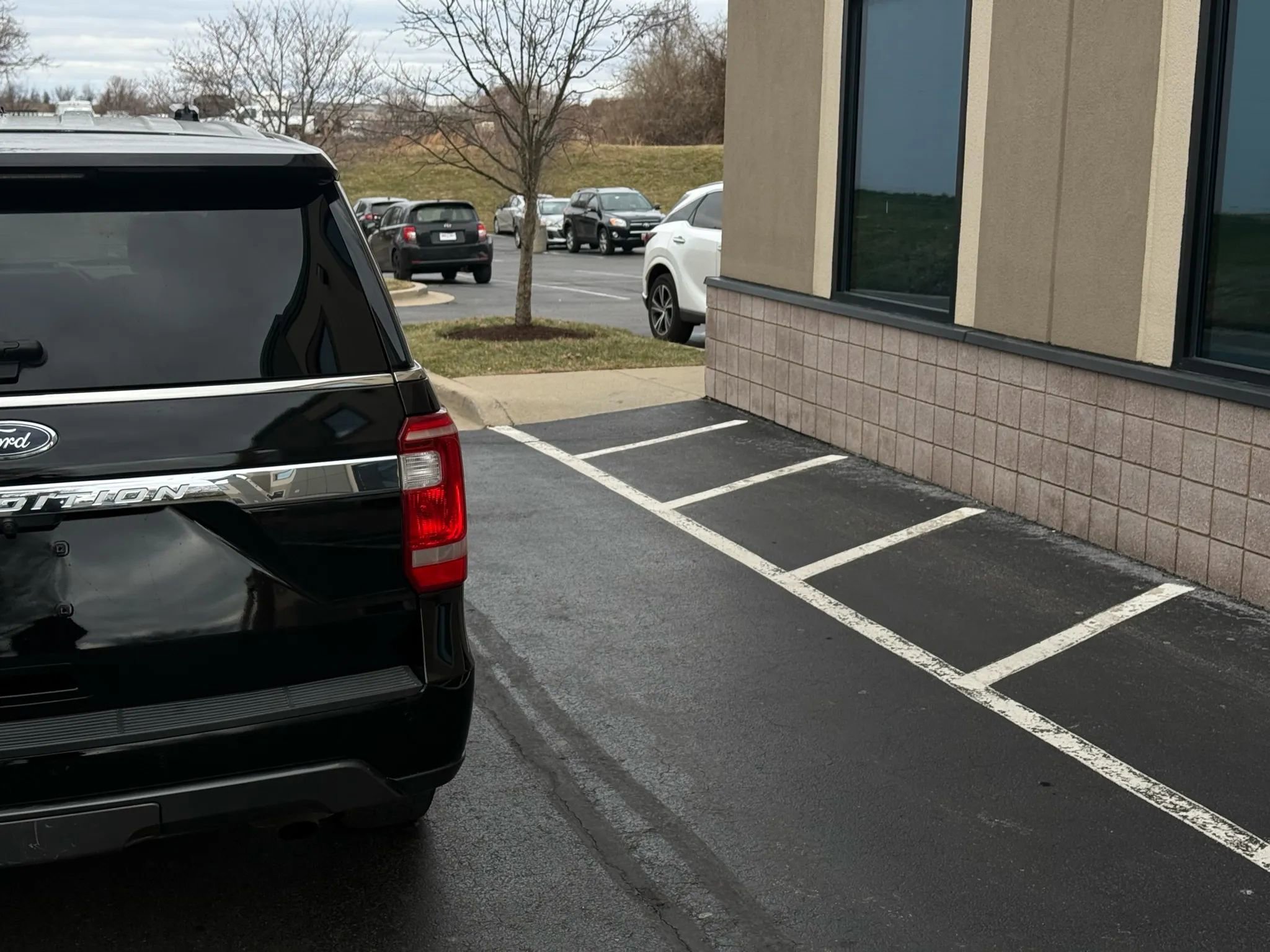 Used 2018 Ford Expedition XL w/ Fleet Convenience Package image 15
