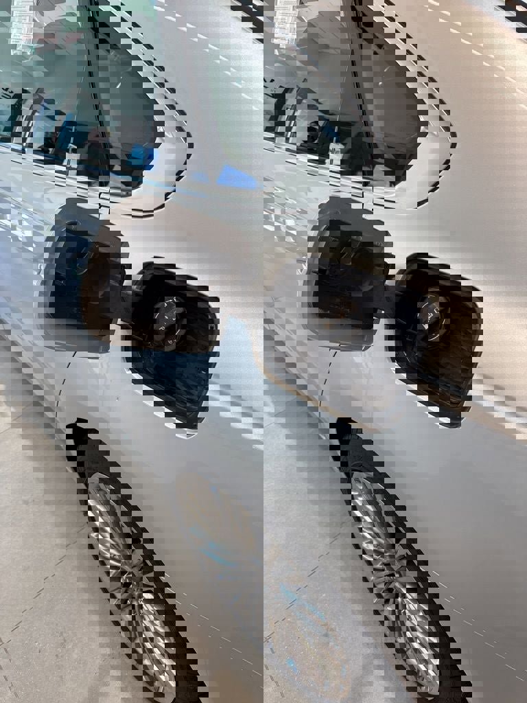 Used 2020 Kia K900 Luxury image 32