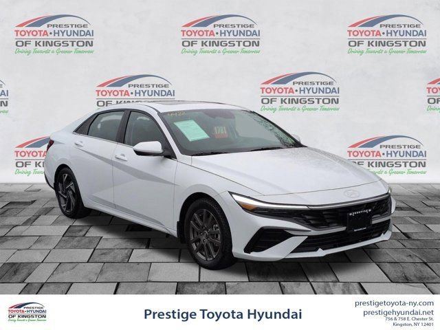 Used 2024 Hyundai Elantra SEL w/ Convenience Package