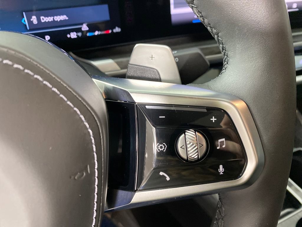 Used 2024 BMW 760i xDrive image 16