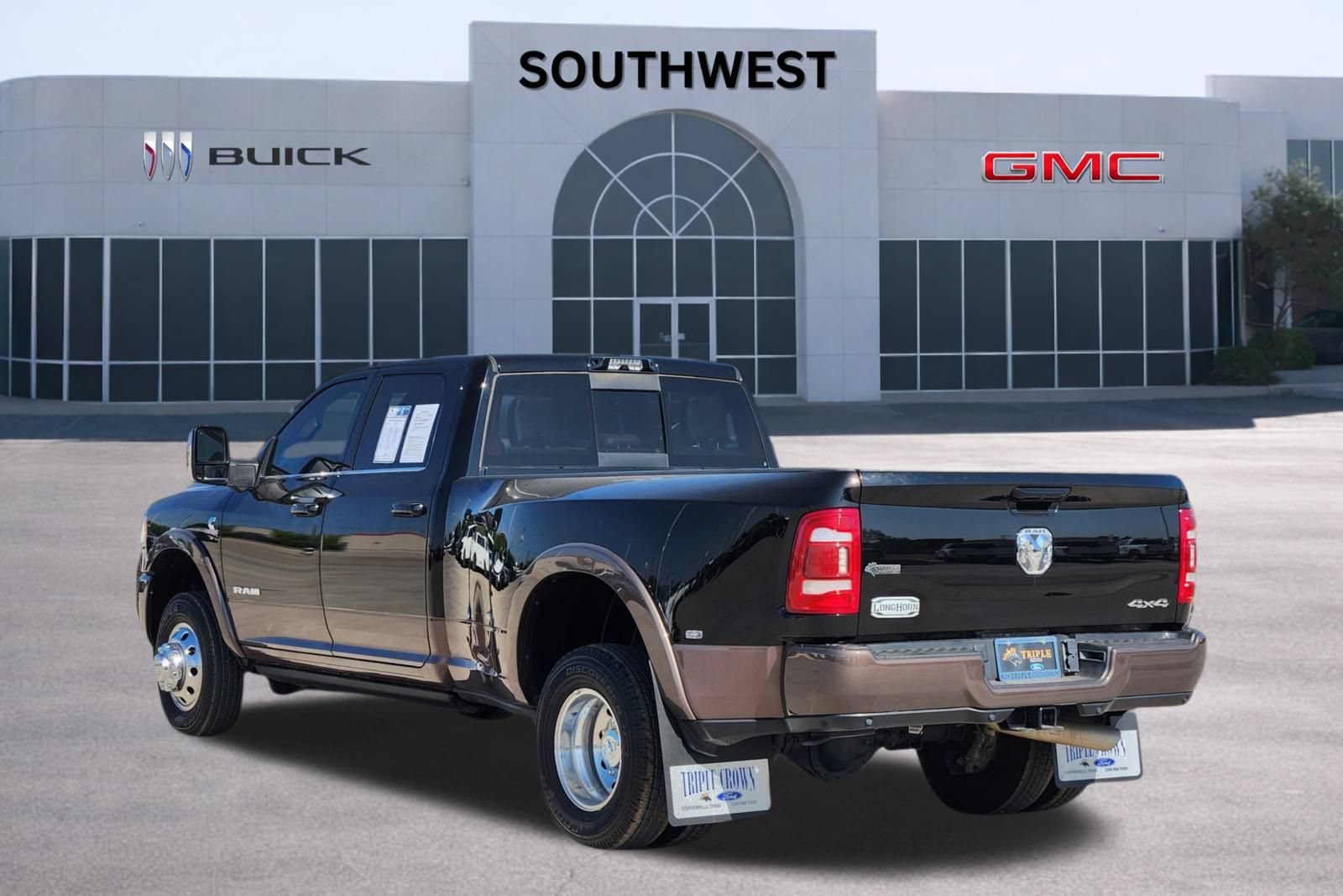Used 2024 RAM 3500 Limited w/ Safety Group AWD/4WD image 4