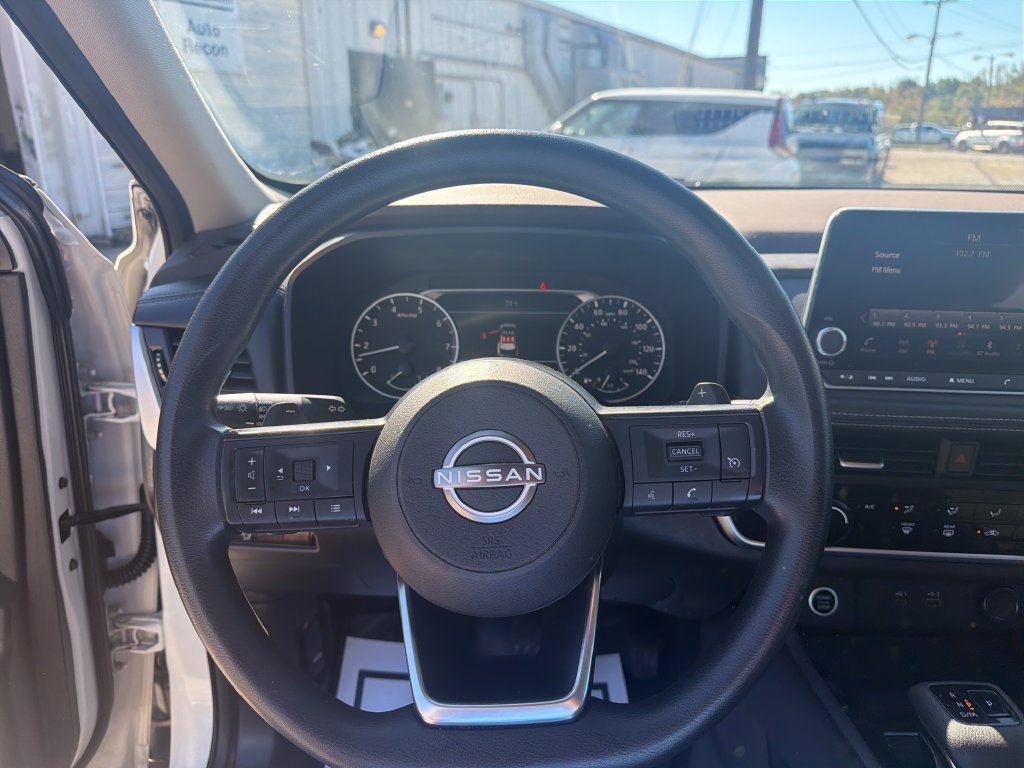 Used 2023 Nissan Rogue S FWD image 16