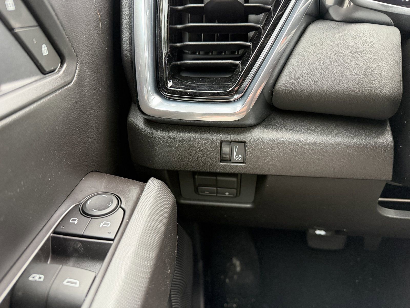 New 2026 GMC Canyon Elevation w/ Convenience Package image 12