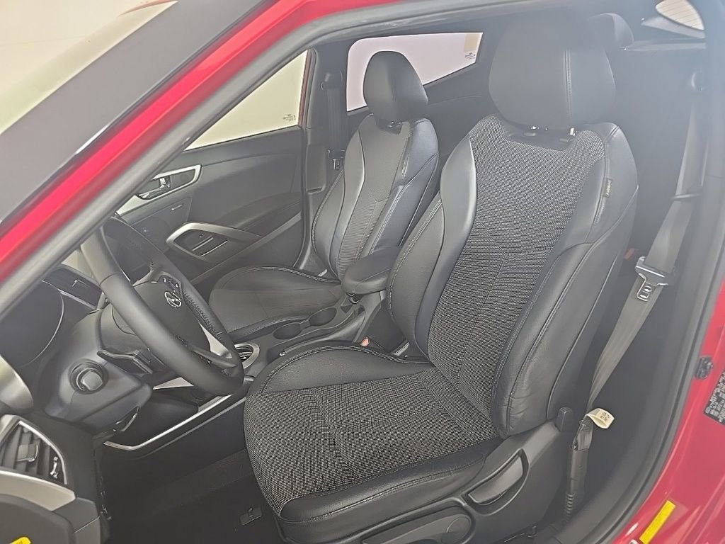 Used 2016 Hyundai Veloster w/ Option Group 03 image 16