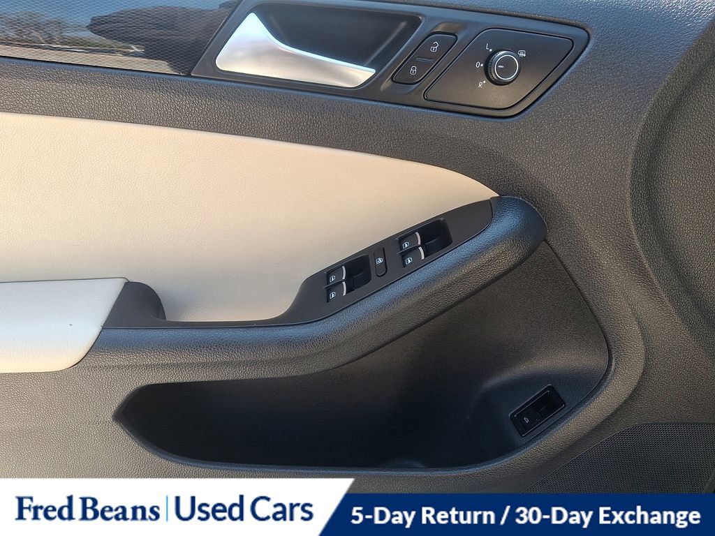 Used 2016 Volkswagen Jetta SEL FWD image 12