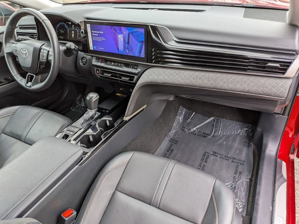 Used 2025 Toyota Camry XLE AWD/4WD image 30