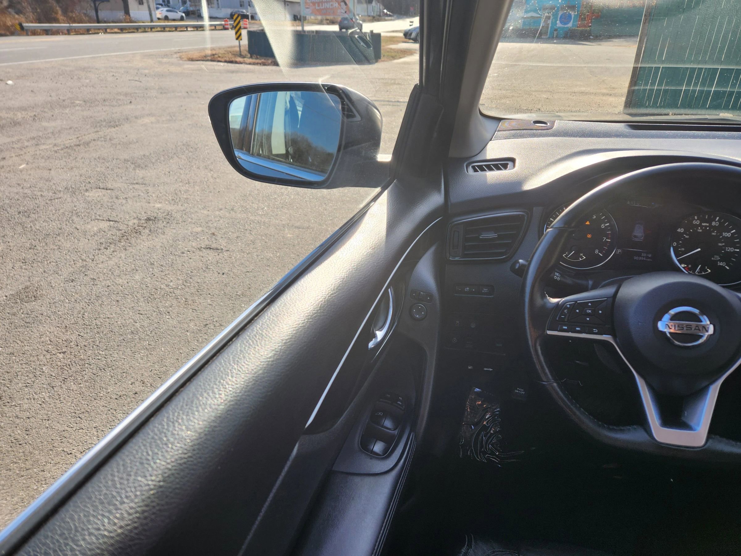 Used 2018 Nissan Rogue Sport SL w/ SL Premium Package image 33