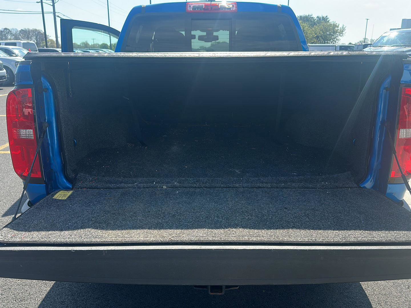 Used 2022 Chevrolet Colorado LT w/ LT Convenience Package image 18