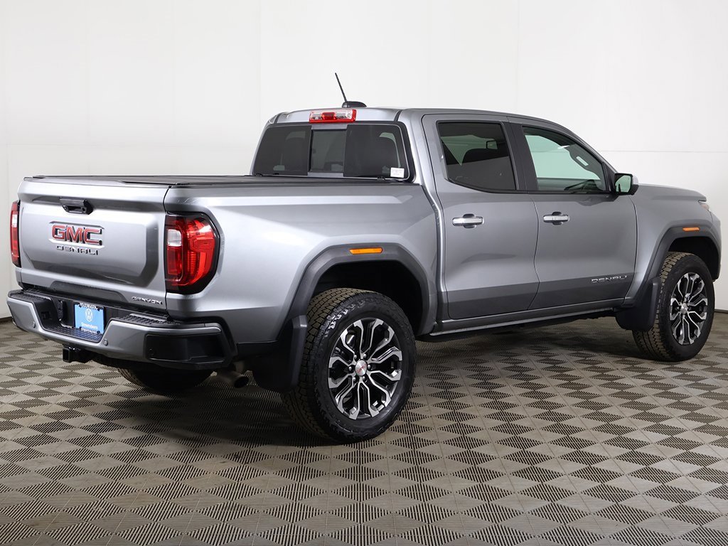 Used 2023 GMC Canyon Denali image 14