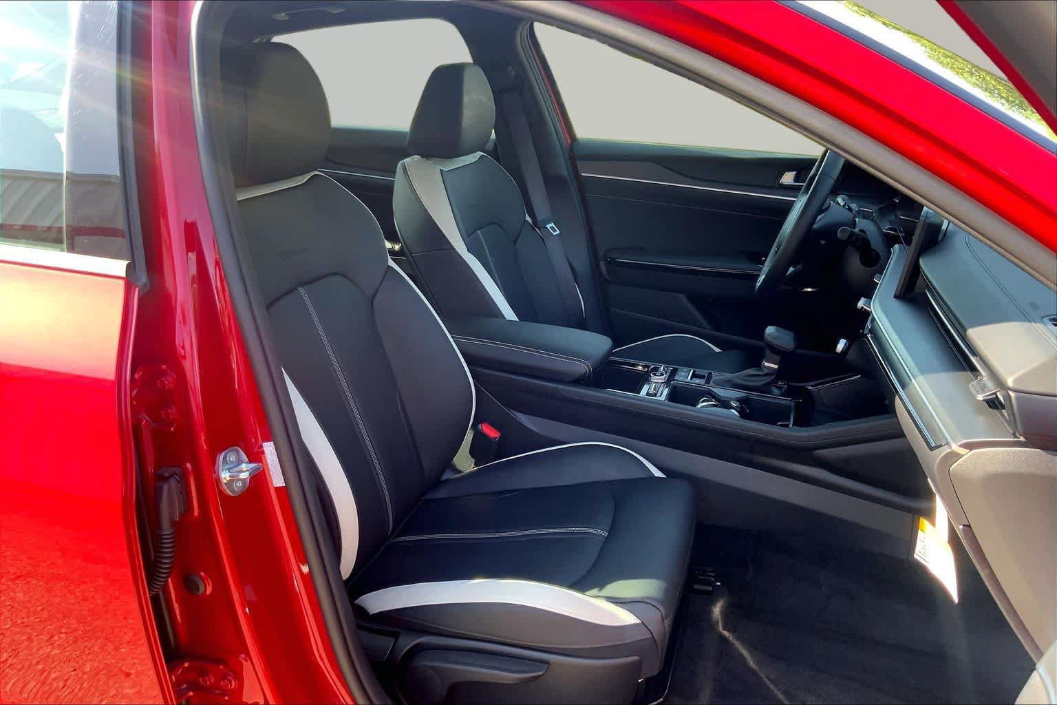 Certified 2025 Kia K5 GT-Line w/ GT-Line Premium Package FWD image 9