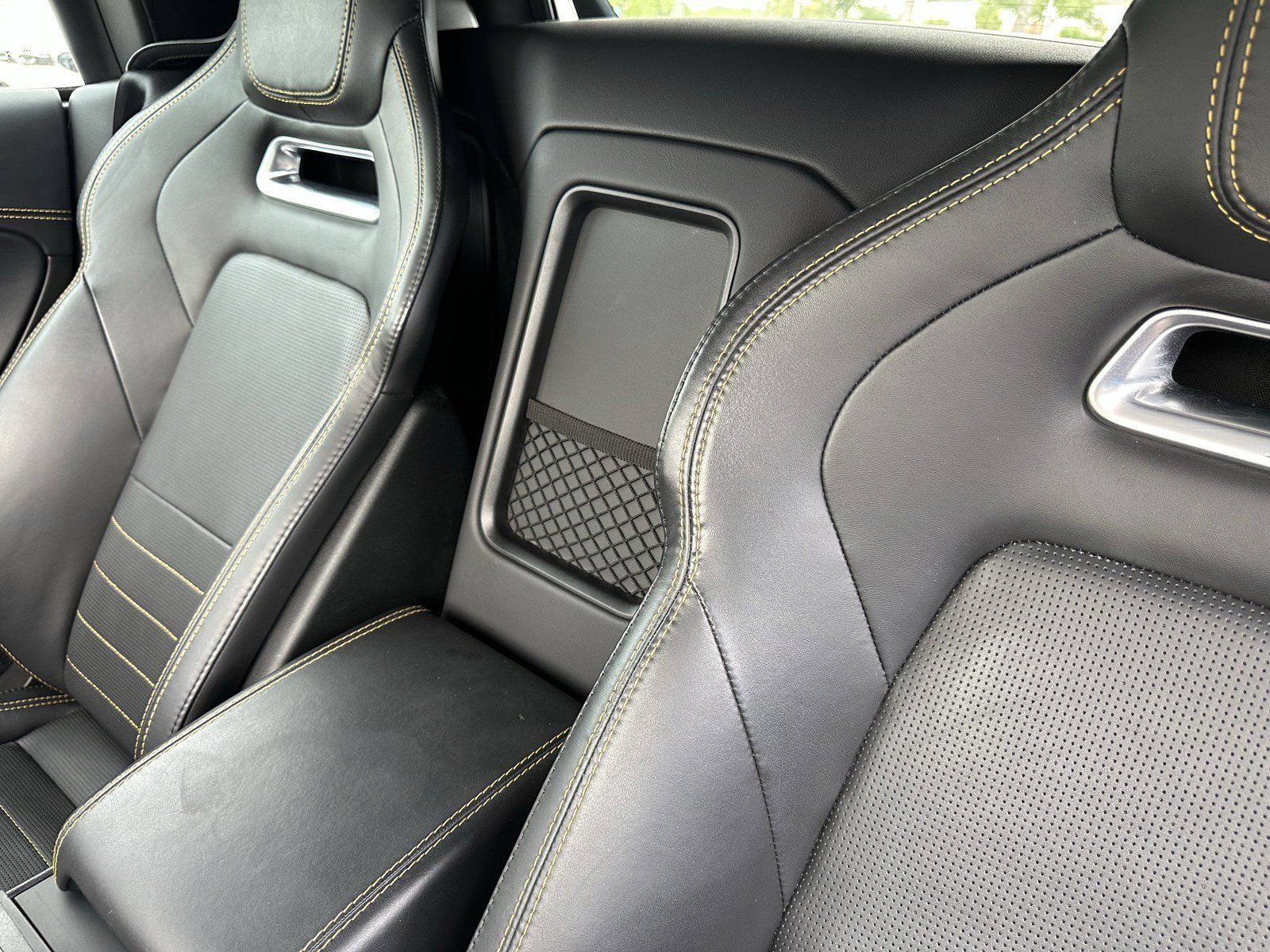 Used 2018 Jaguar F-TYPE 400 Sport RWD image 15