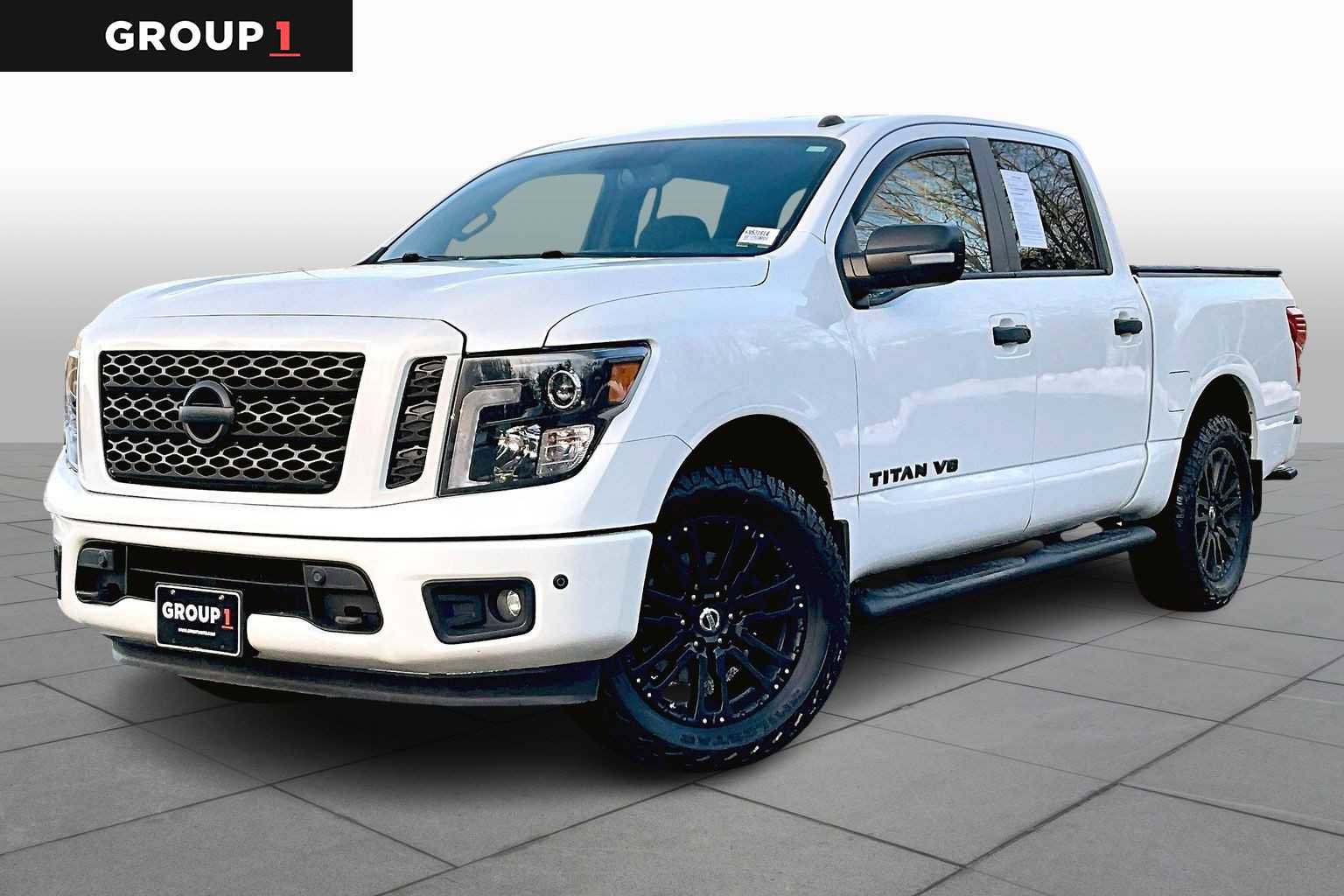 Used 2019 Nissan Titan SV w/ SV Convenience Package image 1