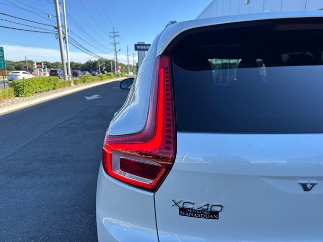 Certified 2025 Volvo XC40 B5 Plus AWD/4WD image 10