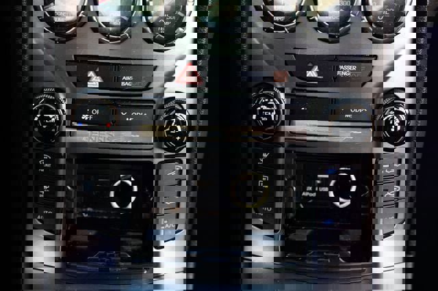 Used 2015 Hyundai Genesis 3.8 RWD image 32