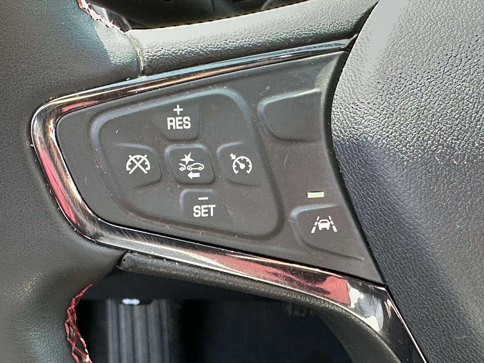 Used 2023 Chevrolet Equinox RS FWD image 21