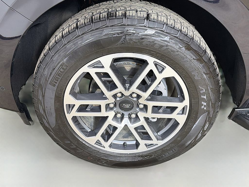 Used 2025 Ford Expedition Active image 19