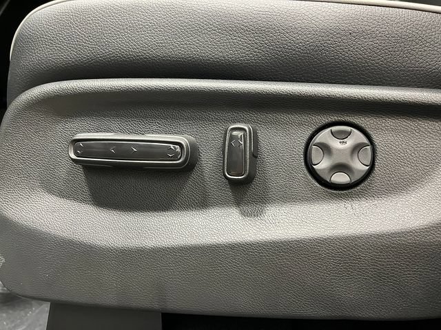 New 2026 Honda Odyssey Touring image 8