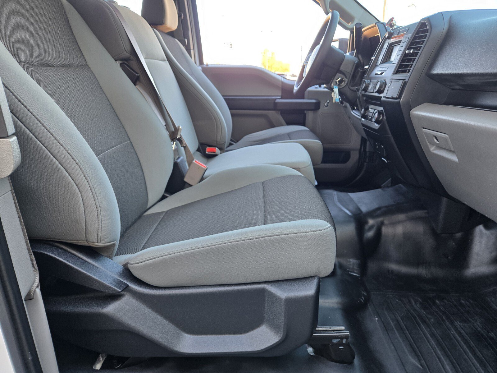 Used 2017 Ford F150 XL w/ Equipment Group 101A Mid RWD image 10