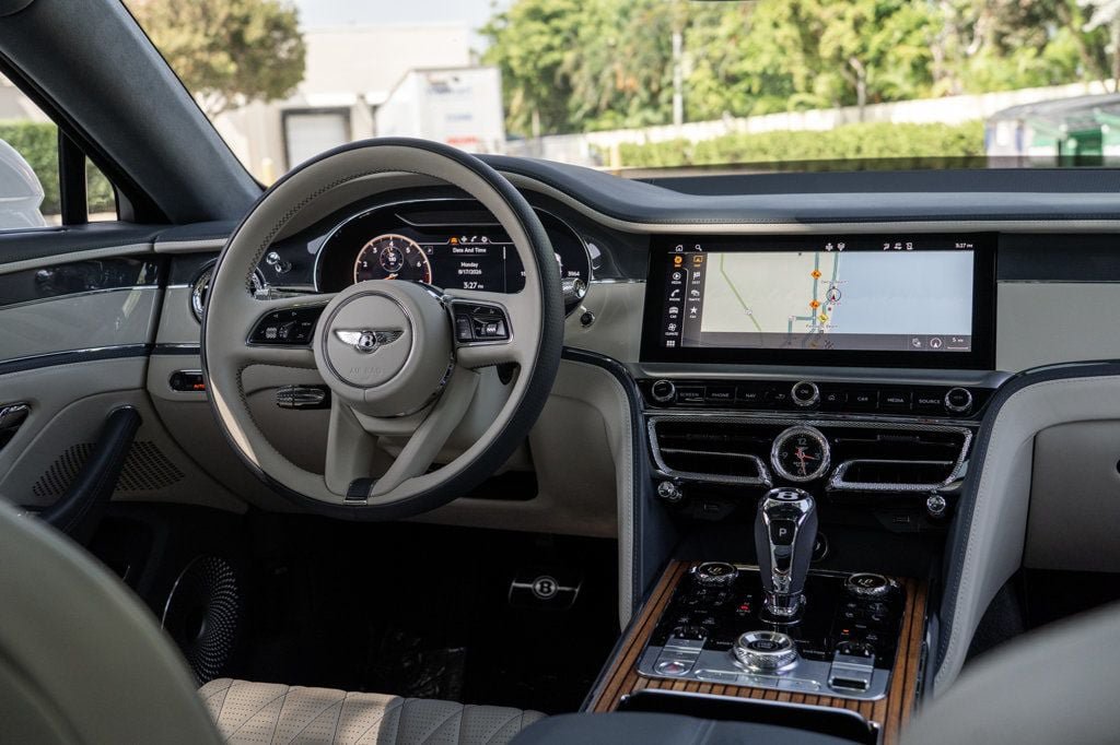Used 2023 Bentley Flying Spur Azure AWD/4WD image 20