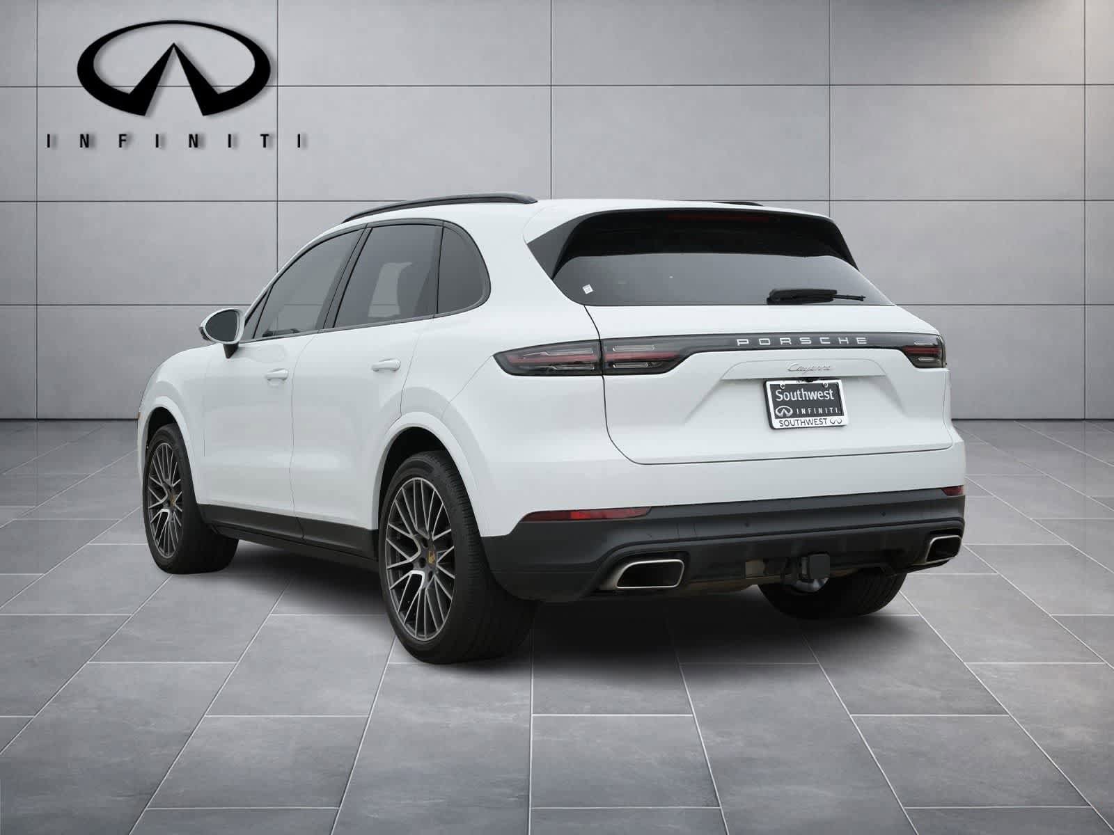Used 2023 Porsche Cayenne Platinum Edition AWD/4WD image 4
