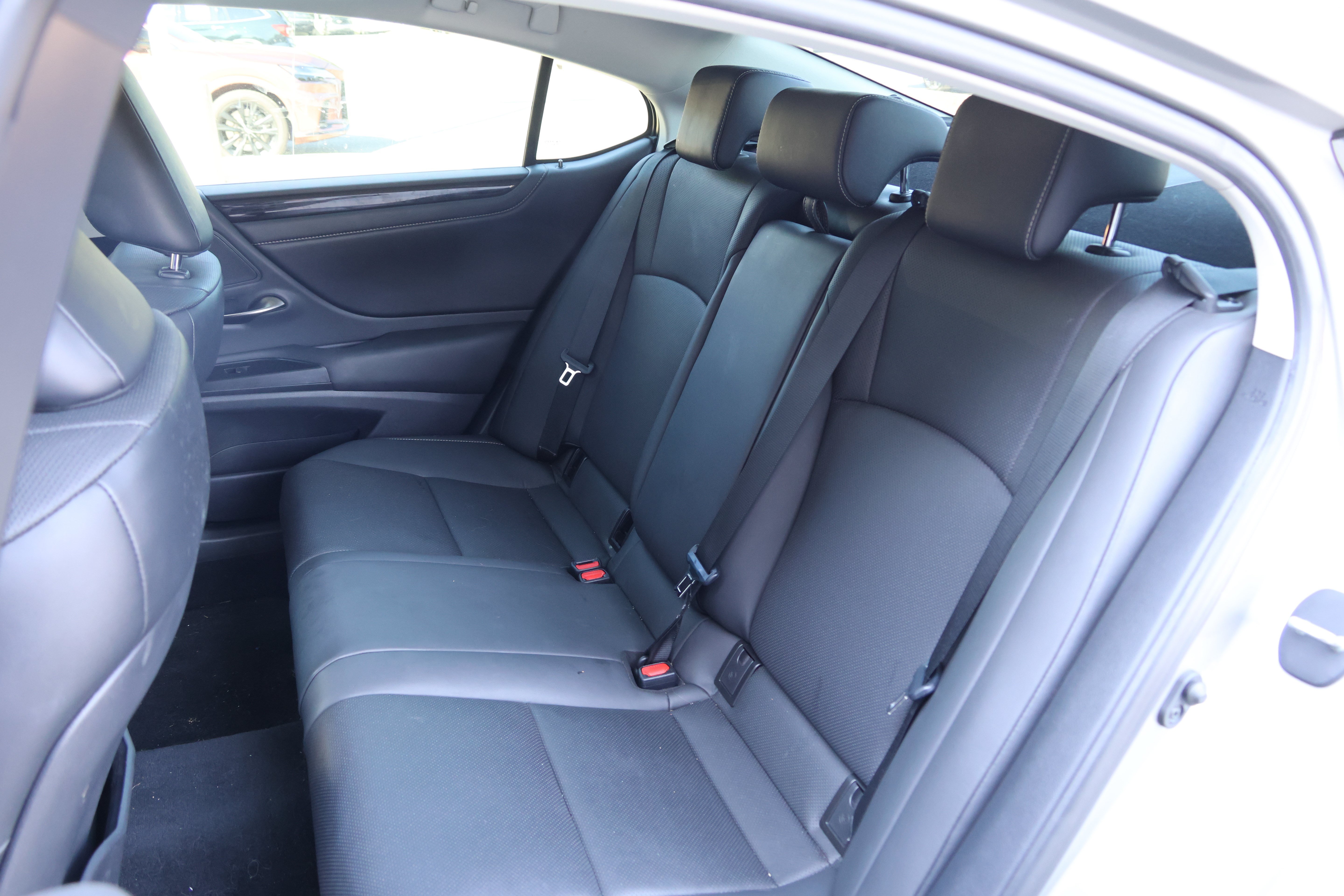 Used 2021 Lexus ES 300h w/ Premium Package FWD image 33