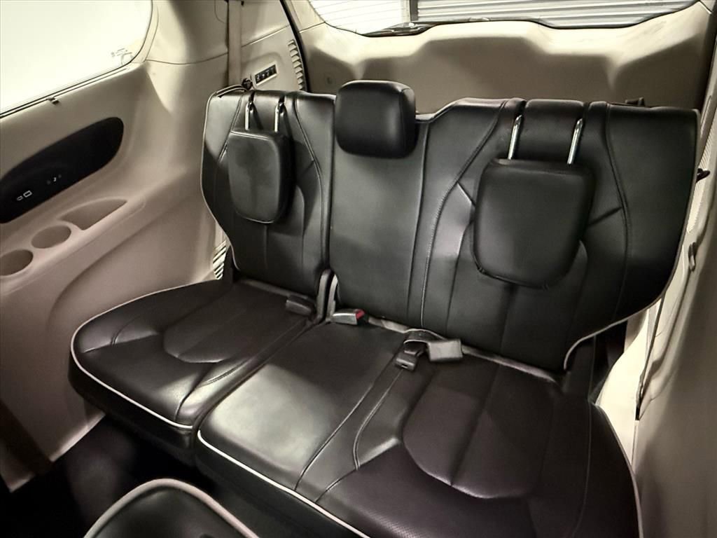 Used 2022 Chrysler Pacifica Limited image 14
