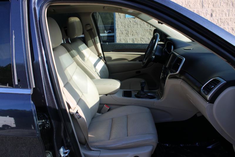 Used 2014 Jeep Grand Cherokee Limited w/ Luxury Group II RWD image 11
