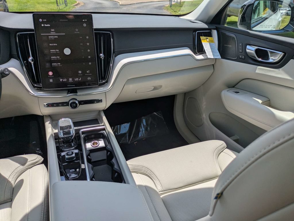 New 2026 Volvo XC60 B5 Ultra w/ Protection Package Premier AWD/4WD image 18