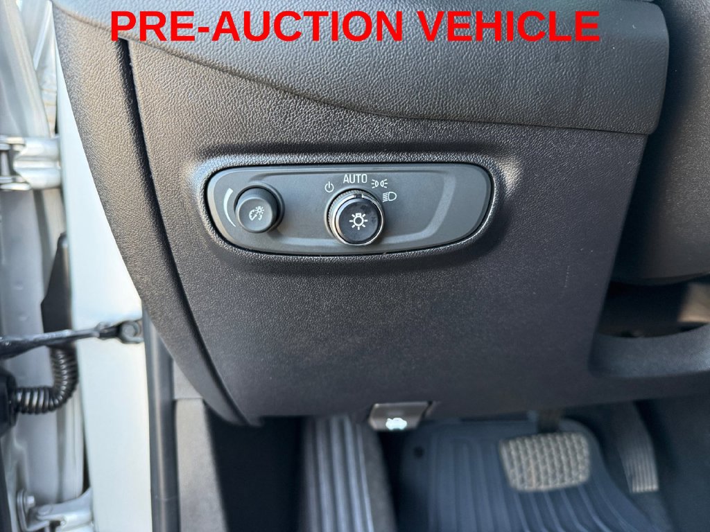 Used 2019 Chevrolet Equinox LT w/ Driver Convenience Package FWD image 26